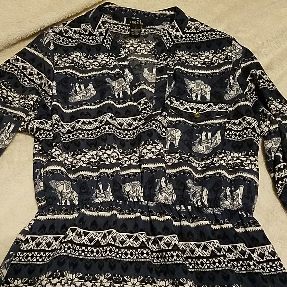 Dress elephant plunge neck 3/4 sleeve